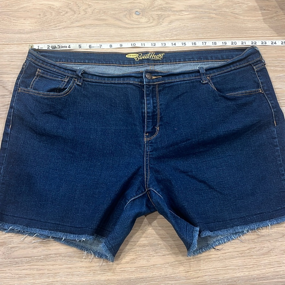 Old Navy The Sweet Heart Jean Short 5in